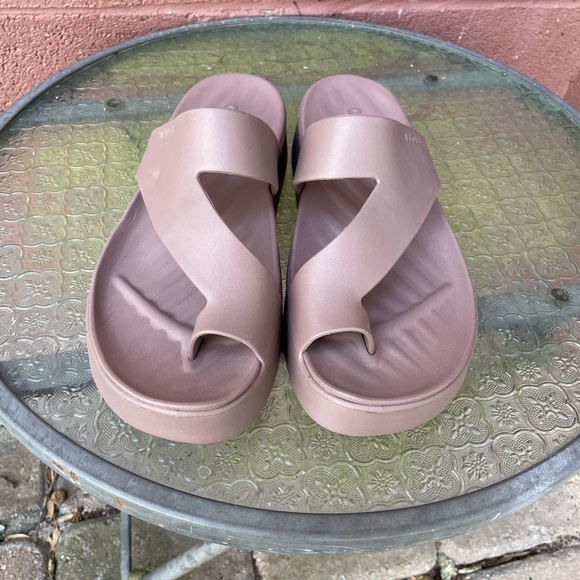 New Crocs Getaway Toe Loop Waterproof Platform Sandals Size 9 - Picture 3 of 10